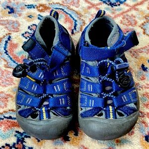 Toddler size 8 blue keens